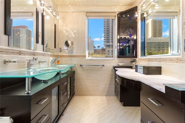 12 Seacrest Pkwy 3, Hollywood, FL 33019