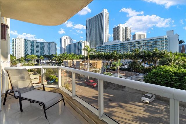 12 Seacrest Pkwy 3, Hollywood, FL 33019