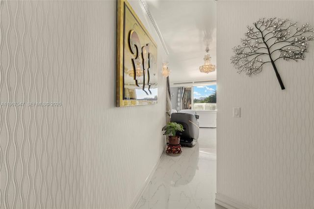 12 Seacrest Pkwy 3, Hollywood, FL 33019