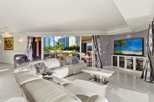 12 Seacrest Pkwy 3, Hollywood, FL 33019