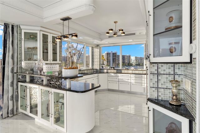 12 Seacrest Pkwy 3, Hollywood, FL 33019