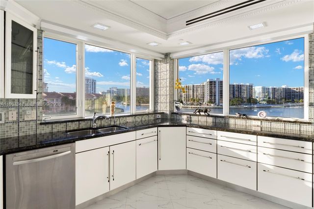 12 Seacrest Pkwy 3, Hollywood, FL 33019