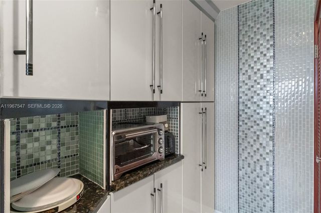 12 Seacrest Pkwy 3, Hollywood, FL 33019