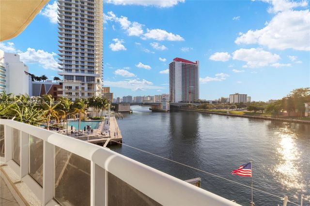 12 Seacrest Pkwy 3, Hollywood, FL 33019