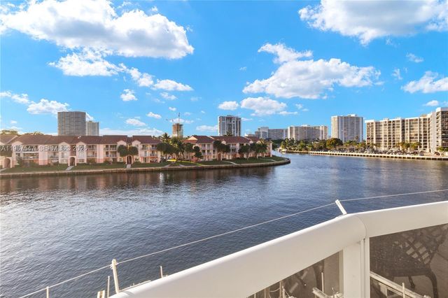 12 Seacrest Pkwy 3, Hollywood, FL 33019