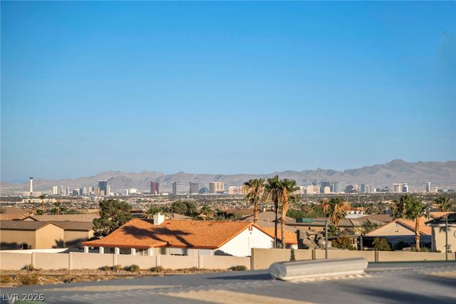 5960 Michelli Crest Way, Las Vegas, NV 89149