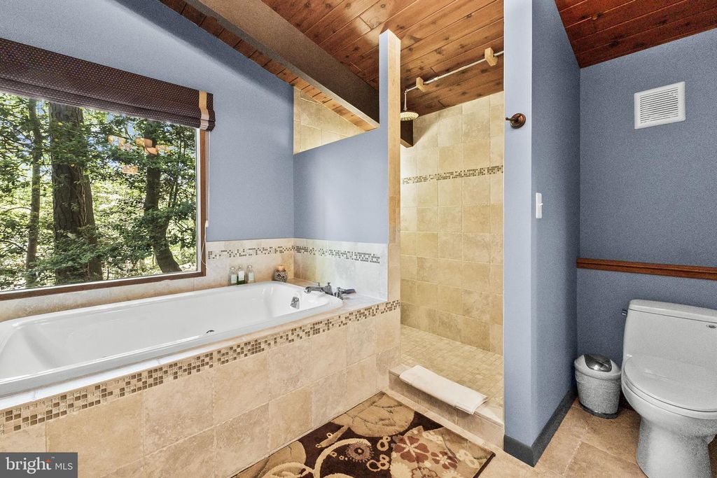 Image 18 of property listing at 12578 ALGONQUIN TRL TRL, Lusby, MD 20657