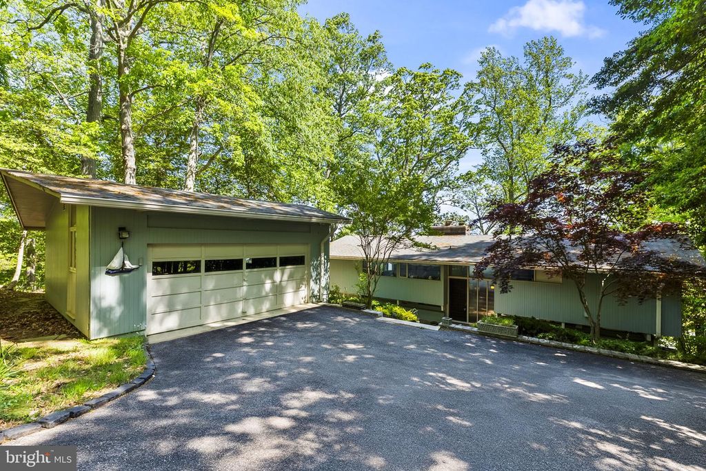 Image 36 of property listing at 12578 ALGONQUIN TRL TRL, Lusby, MD 20657