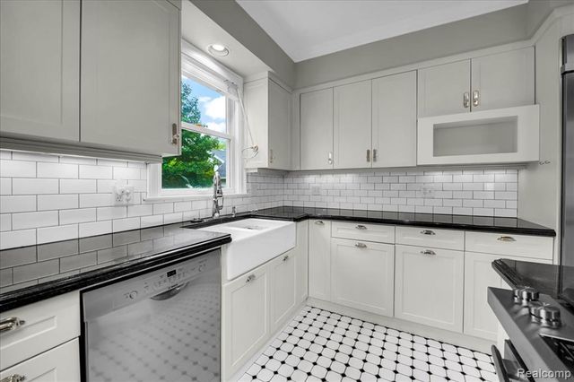 1119 Southfield Road, Birmingham, MI 48009