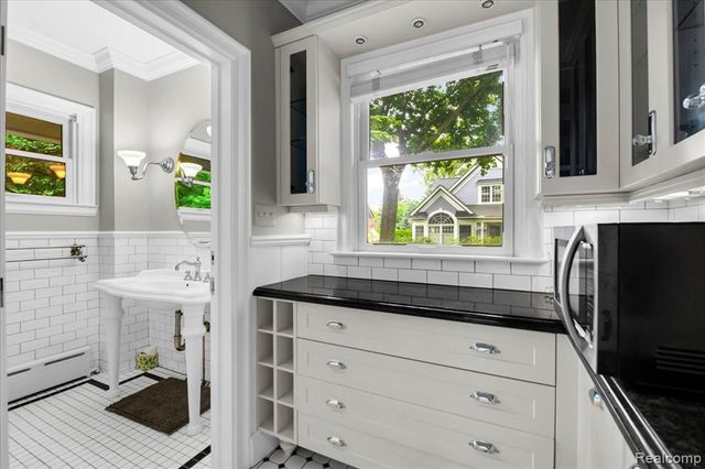 1119 Southfield Road, Birmingham, MI 48009