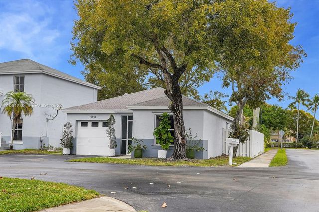 4444 SW 72nd Ter, Davie, FL 33314