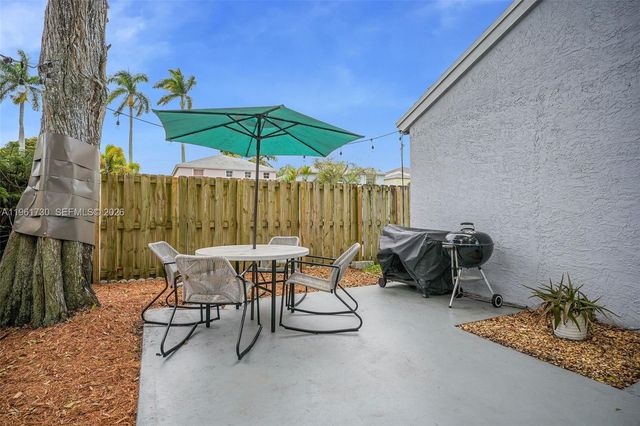 4444 SW 72nd Ter, Davie, FL 33314