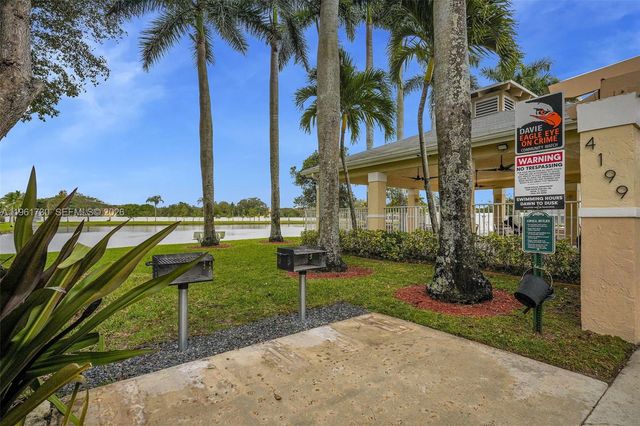 4444 SW 72nd Ter, Davie, FL 33314