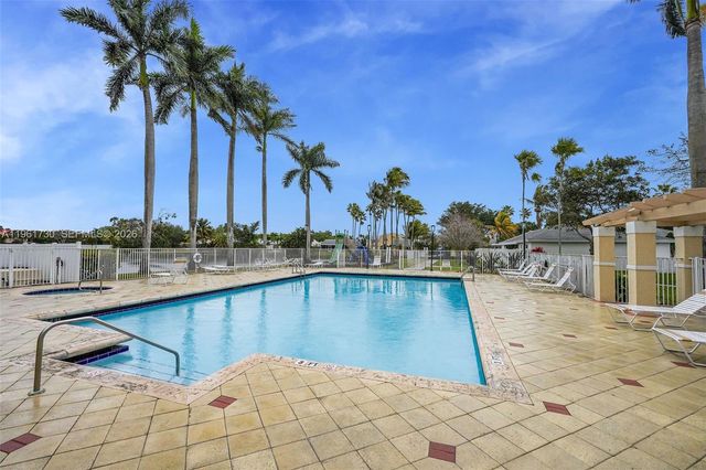 4444 SW 72nd Ter, Davie, FL 33314