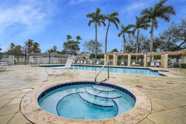 4444 SW 72nd Ter, Davie, FL 33314