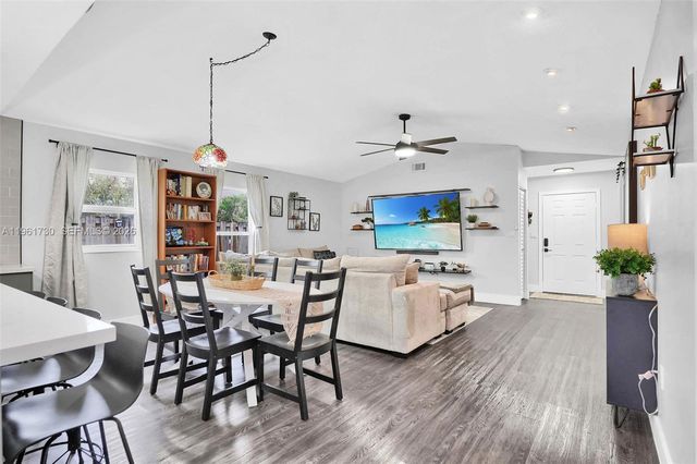 4444 SW 72nd Ter, Davie, FL 33314