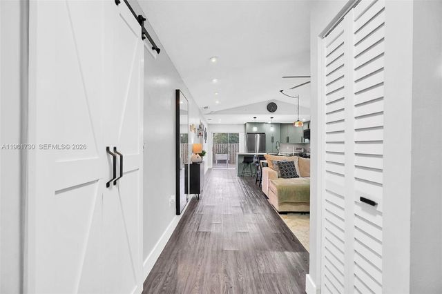 4444 SW 72nd Ter, Davie, FL 33314