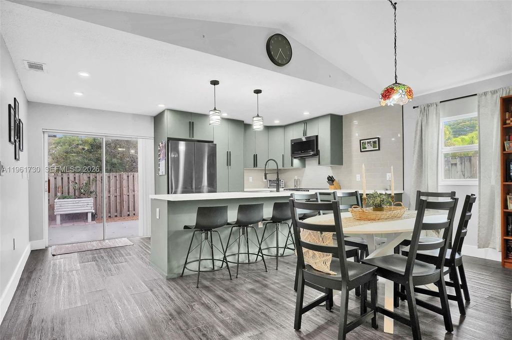 4444 SW 72nd Ter, Davie, FL 33314