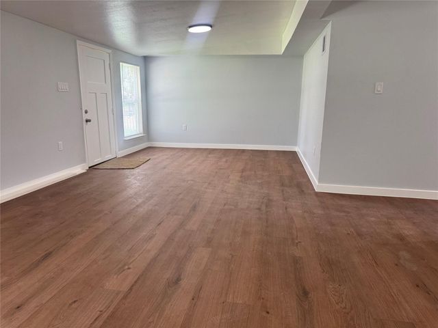 10437 Barnham Street, Houston, TX 77016