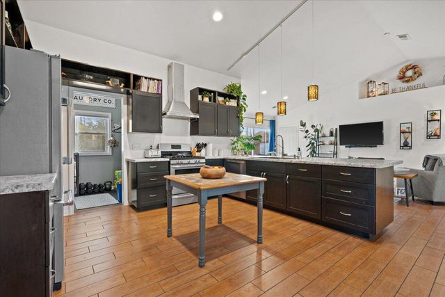 16801 W Roosevelt AVENUE, New Berlin, WI 53151