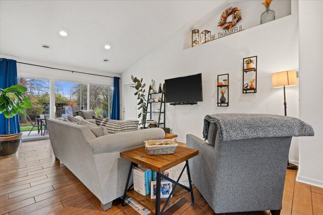 16801 W Roosevelt AVENUE, New Berlin, WI 53151