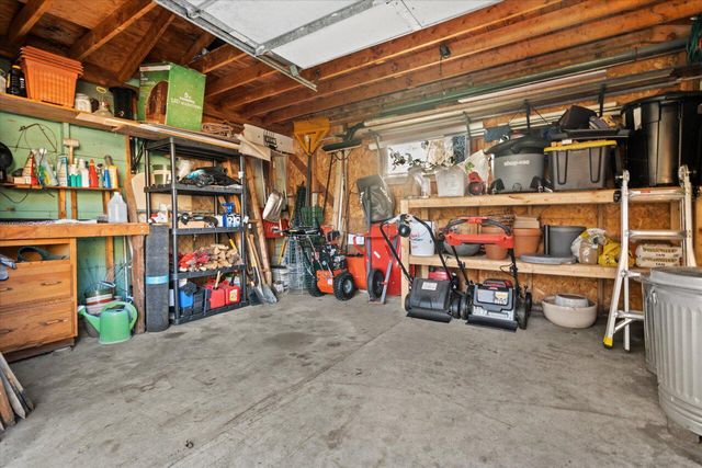 16801 W Roosevelt AVENUE, New Berlin, WI 53151