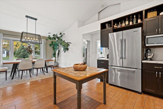 16801 W Roosevelt AVENUE, New Berlin, WI 53151