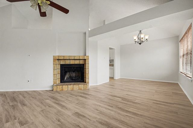 1622 Autumn Breeze Lane, Lewisville, TX 75077