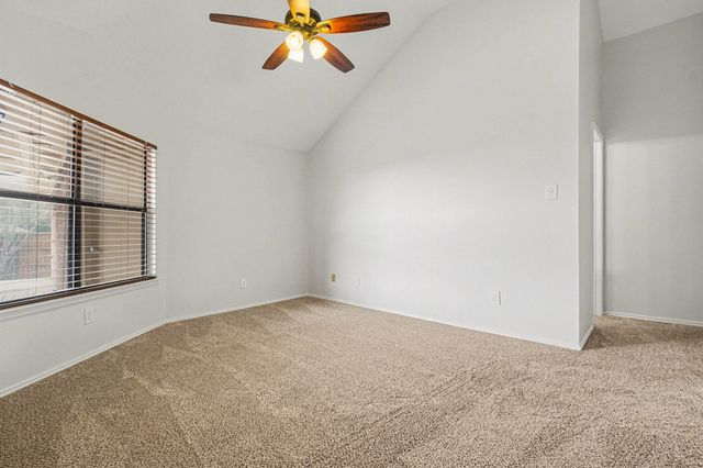 1622 Autumn Breeze Lane, Lewisville, TX 75077