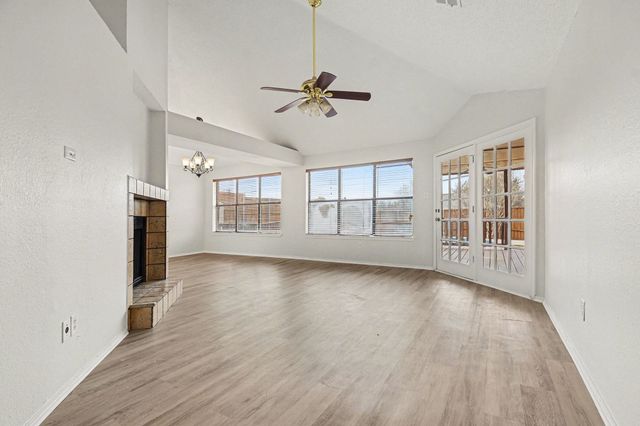 1622 Autumn Breeze Lane, Lewisville, TX 75077