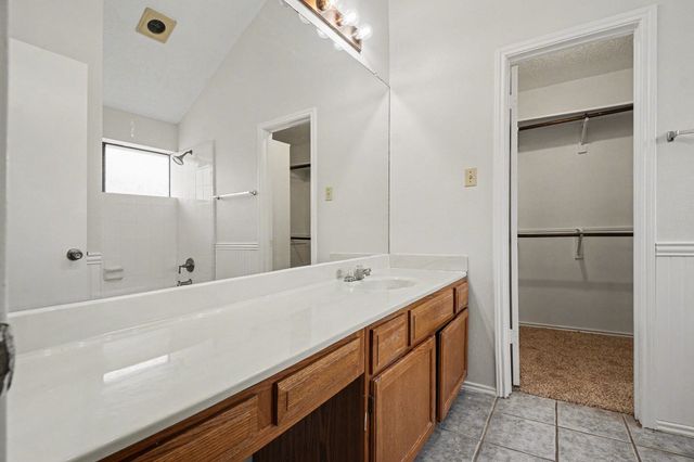 1622 Autumn Breeze Lane, Lewisville, TX 75077