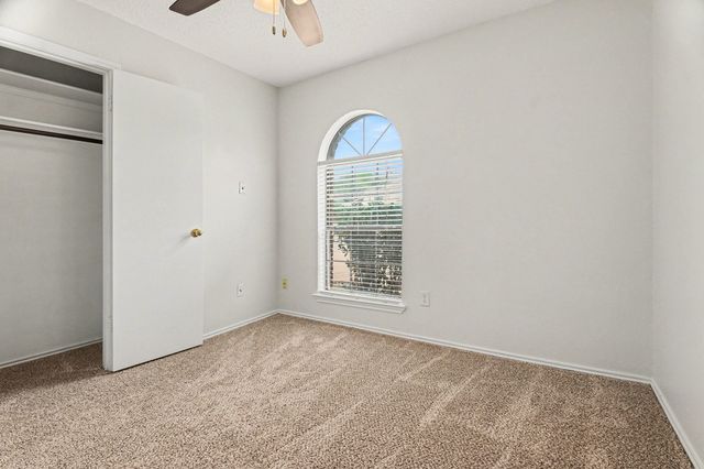 1622 Autumn Breeze Lane, Lewisville, TX 75077