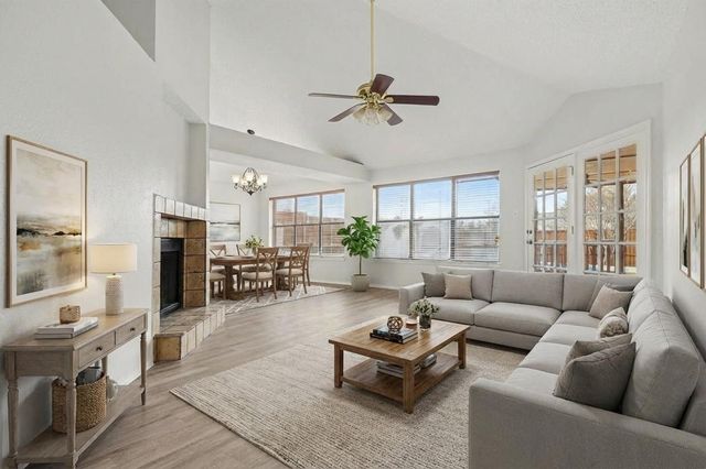 1622 Autumn Breeze Lane, Lewisville, TX 75077