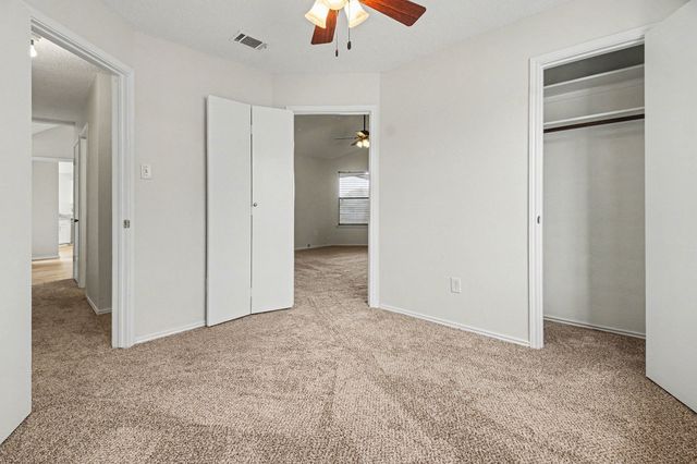 1622 Autumn Breeze Lane, Lewisville, TX 75077