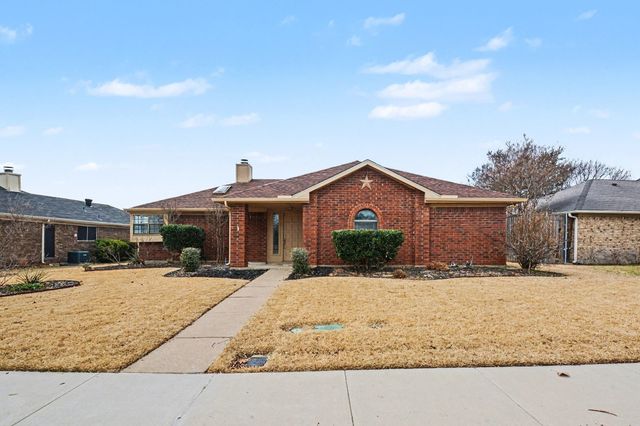 1622 Autumn Breeze Lane, Lewisville, TX 75077