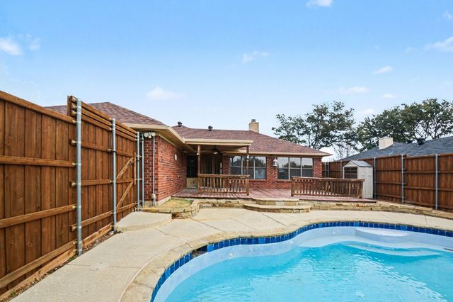 1622 Autumn Breeze Lane, Lewisville, TX 75077