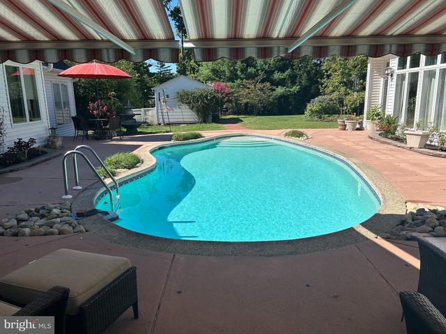 929 HERMAN RD, Horsham, PA 19044