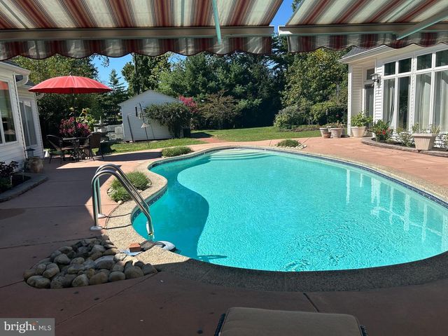 929 HERMAN RD, Horsham, PA 19044