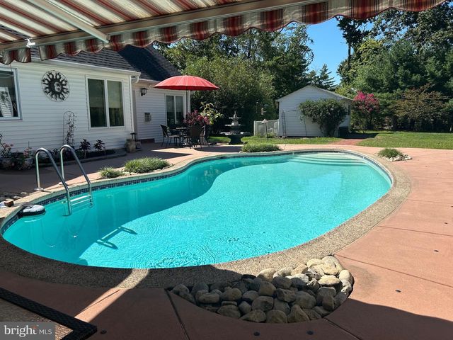 929 HERMAN RD, Horsham, PA 19044
