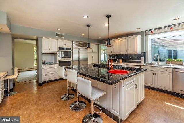 929 HERMAN RD, Horsham, PA 19044
