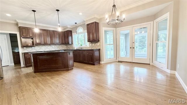 2154 White Lane Drive, Chesterfield, MO 63017