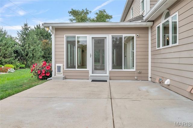 2154 White Lane Drive, Chesterfield, MO 63017