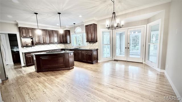 2154 White Lane Drive, Chesterfield, MO 63017
