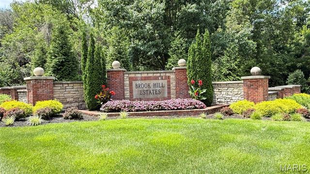 2154 White Lane Drive, Chesterfield, MO 63017