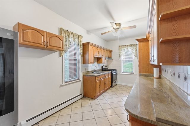 316 Broadway Ave, Mckees Rocks, PA 15136