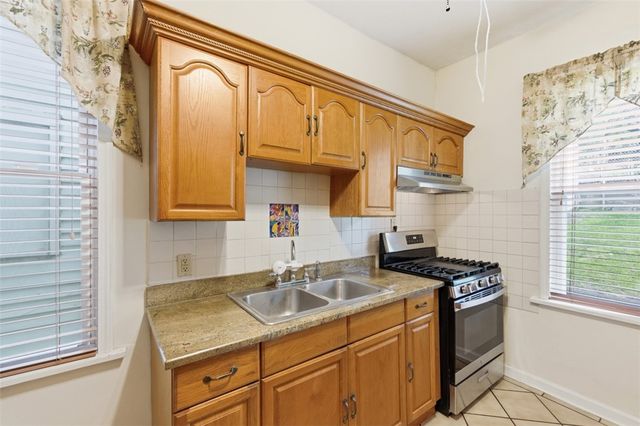 316 Broadway Ave, Mckees Rocks, PA 15136
