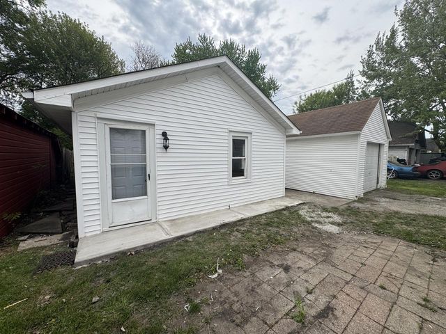 6929 13th AVENUE, Kenosha, WI 53143