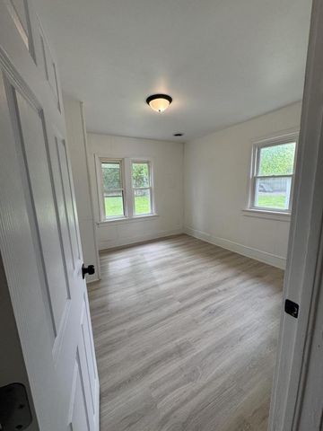 6929 13th AVENUE, Kenosha, WI 53143
