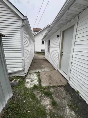 6929 13th AVENUE, Kenosha, WI 53143