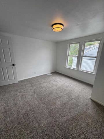 6929 13th AVENUE, Kenosha, WI 53143